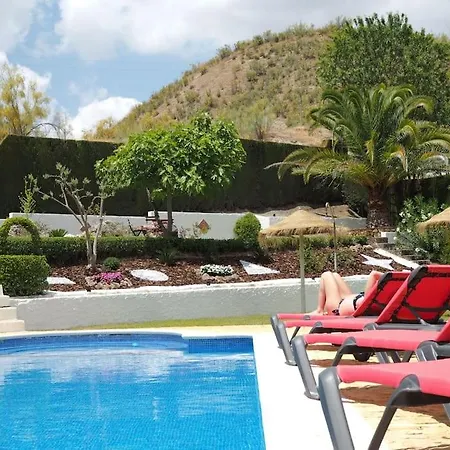 Traditional Big Pool And Gardens 이즈나얄