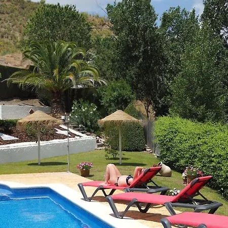 Traditional Big Pool And Gardens 빌라