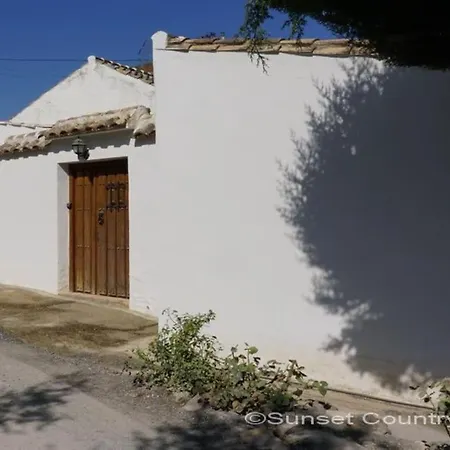 Traditional Big Pool And Gardens Villa Iznájar